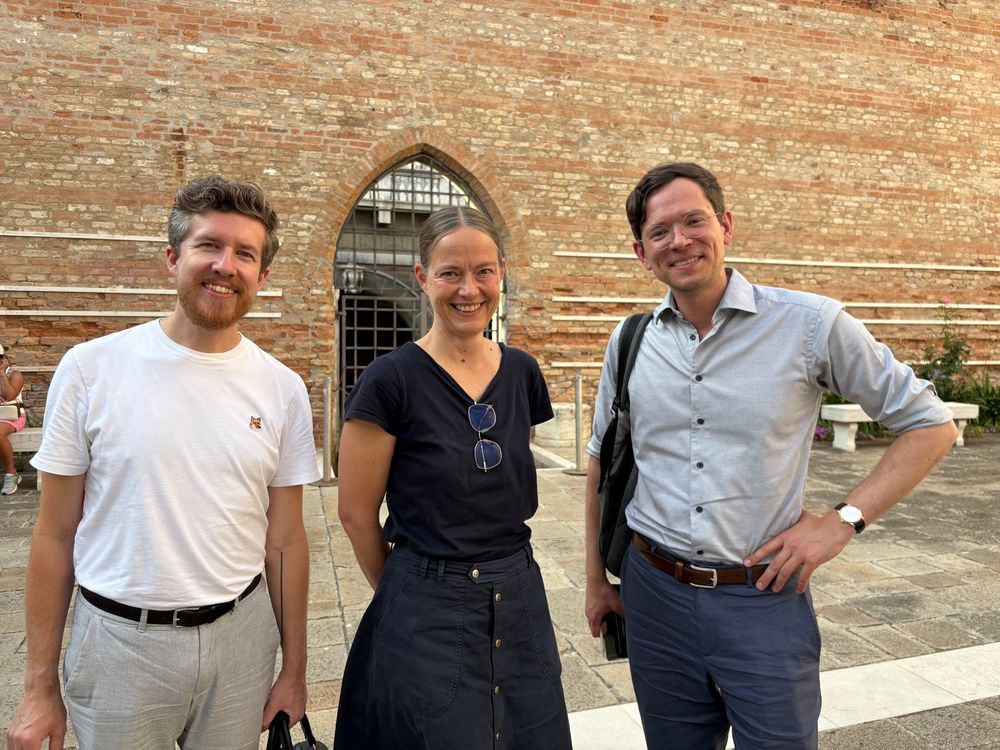 Fabian Offert, Mercedes Bunz, Hannes Bajohr in a Venice patio.