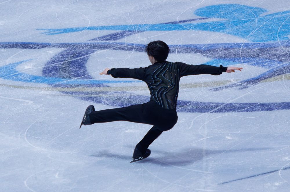 Yuma Kagiyama, landing a jump