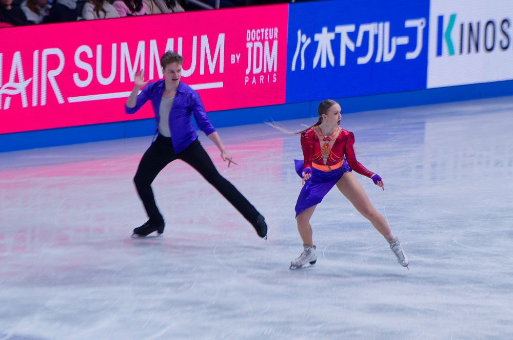 Angelina Kudryavtseva - Ilia Karankevich, forward on one foot