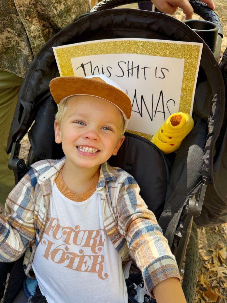 Great day for a peaceful! protest rally in Richmond Virginia!  Over 10,000 marched the streets! Woop! Luv my hometown! #NoKings, #50501, #RVA, #byeDon