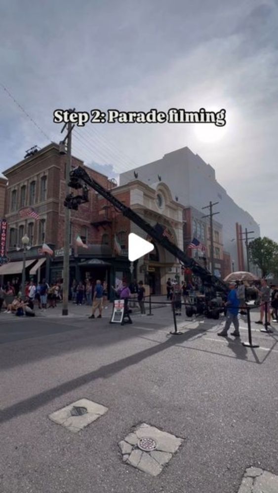 Universal Studios Florida Production Group on Instagram: "Rolling out the big guns to get the perfect shot!🎥🎬
#usfpg #filmflorida #filminflorida #centralfloridalocations #backlot #commercial #technocr...