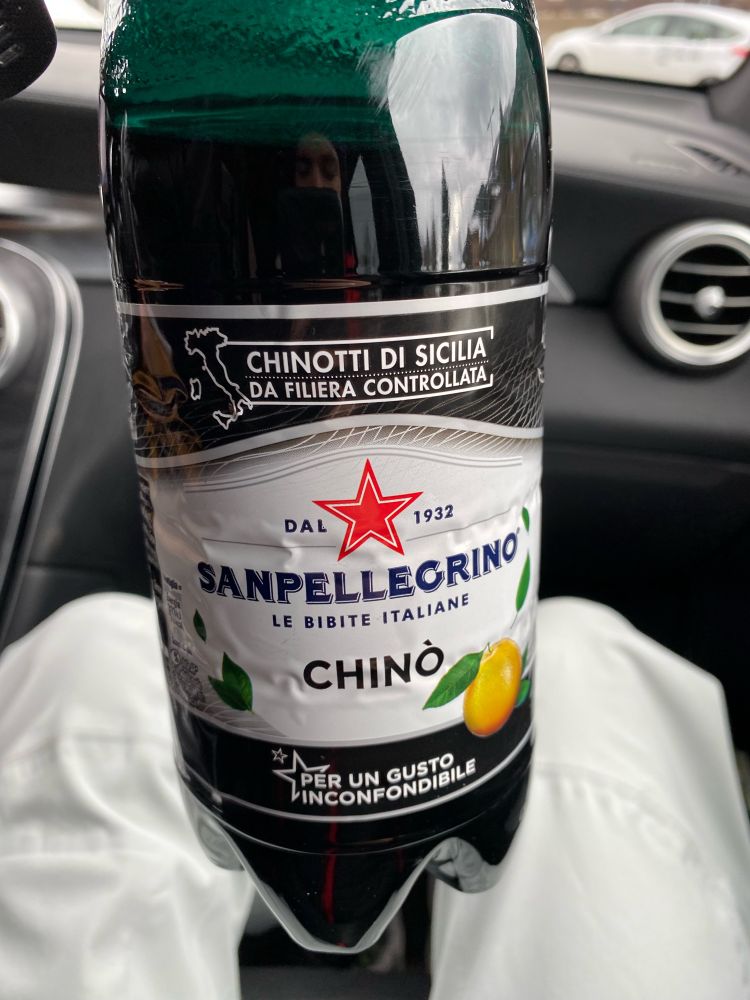 Bild con Chinottoflasche