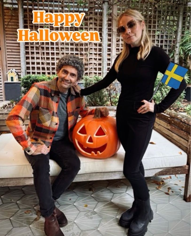  David and Georgia Tennant dressing up like Michael Sheen and his partner Anna Lundberg for Halloween complete with amazingly terrible curly wig 