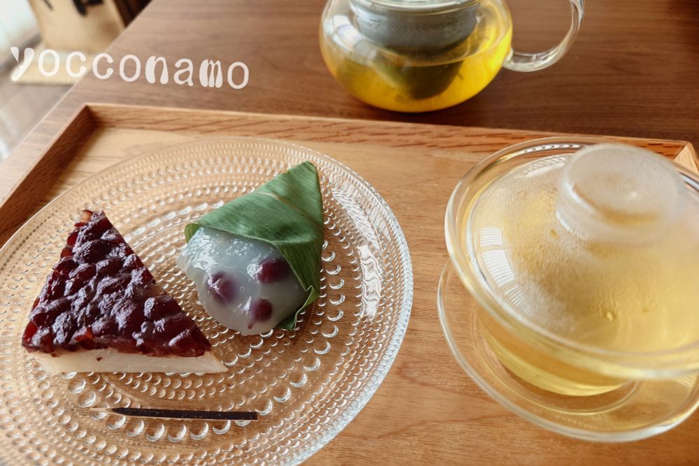 仙太郎の、水無月（白）と 笹の雫。 煎茶。