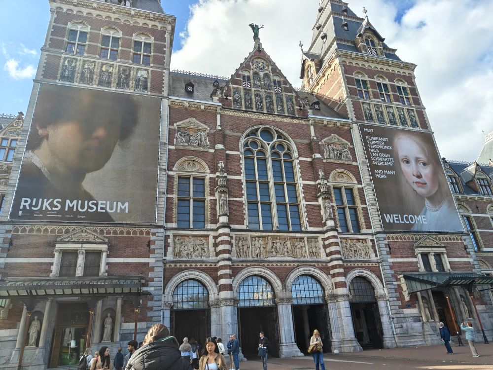 An ornate, very impressive museum entrance, the Rijkmuseum in Amsterdam.
