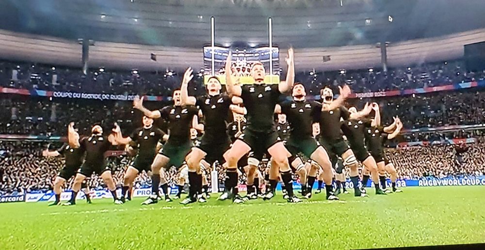 Vor dem Endspiel der Rugby-WM zelebriert das Team Neuseelands den Haka