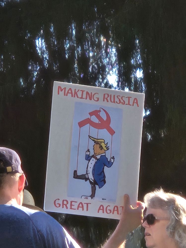 Making Russia great again (picture of Trump as Russian puppet)