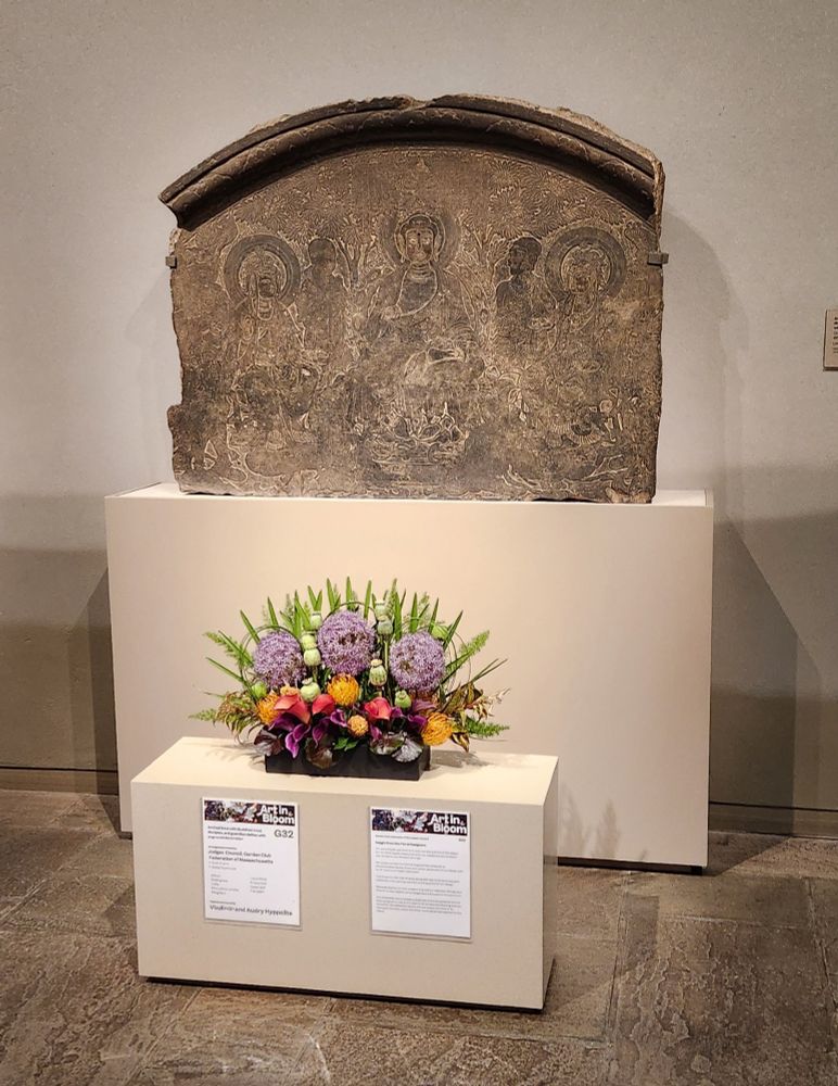 relief carving and flowers that have similar lines to the ones in the carving