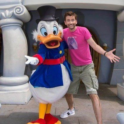 David Tennant with a Scrooge McDuck mascot 
