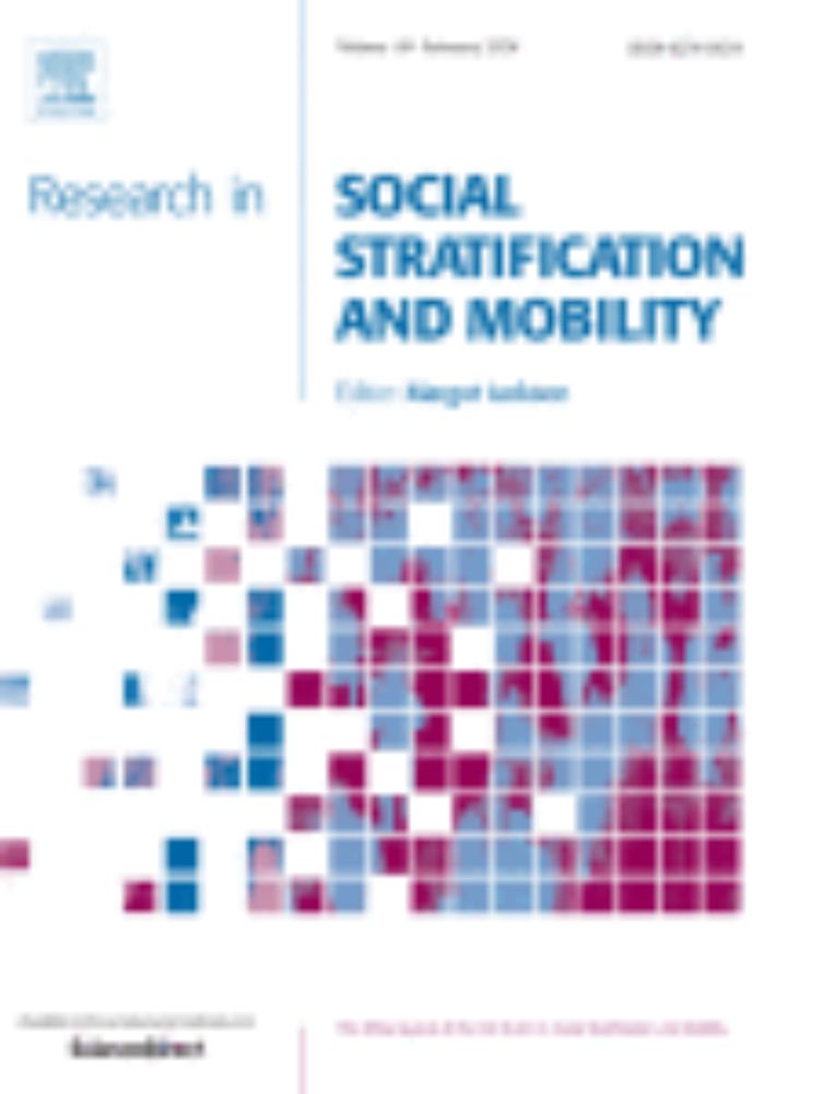 Can sports and music level the playing field? Adolescents’ extracurricular activities and the reproduction of social inequalities in cognitive skills