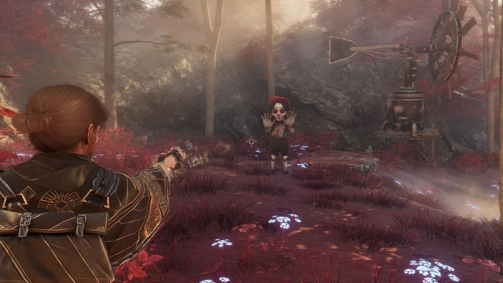 A screenshot of Clair Obscur: Expedition 33 where the player character is aiming at an enemy mime that's wearing sunglasses and a red beret.