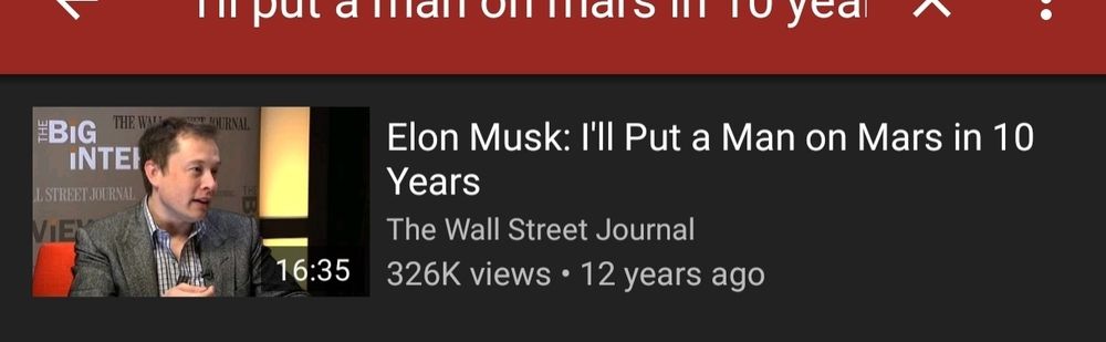 Imagen de un vídeo de YouTube de hace 12 años en que Musk dice que iba a poner a un hombre en la luna en 10 años