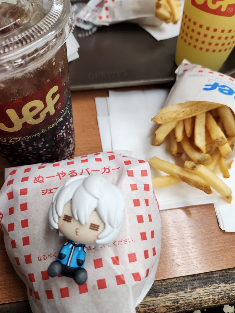 Jef！オレンジジュースとポテト最高！