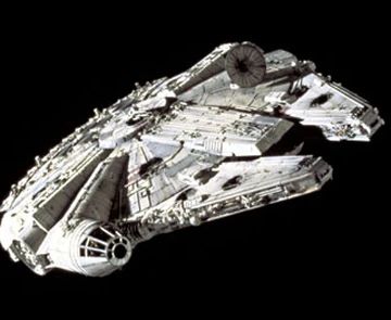Millennium Falcon aus Star Wars. Ein scheibenförmiges Raumschiff mit einem konischen Bereich rechts (Cockpit) und zwei keilförmigen Spitzen vorne, getrennt durch eine 4 Meter breite Aussparung 