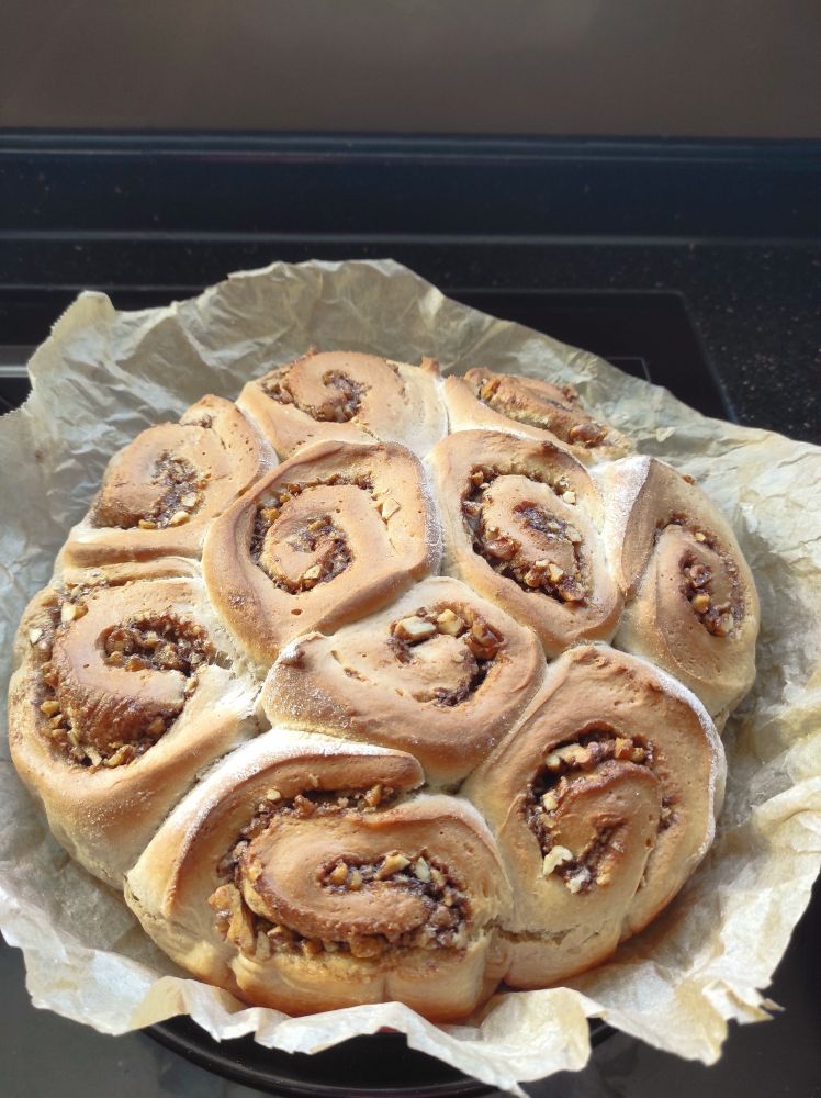 Zimtschnecken mit Nussfüllung