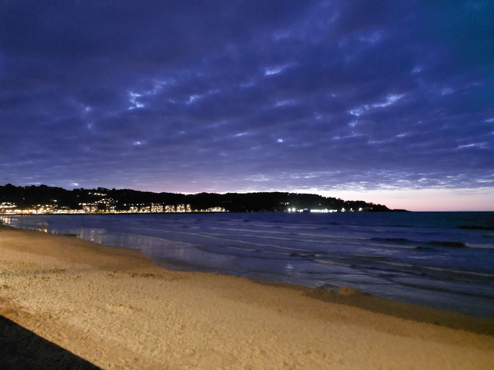 Ambiance violette du littoral basque un soir de septembre