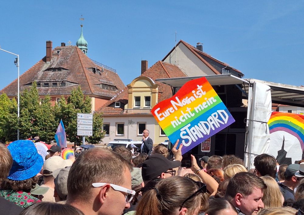 OB Vogt von Bautzen spricht auf dem CSD in Bautzen 