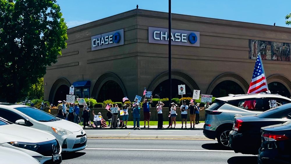 Protestors lined up along El Camino Boulevard in Mountain View 