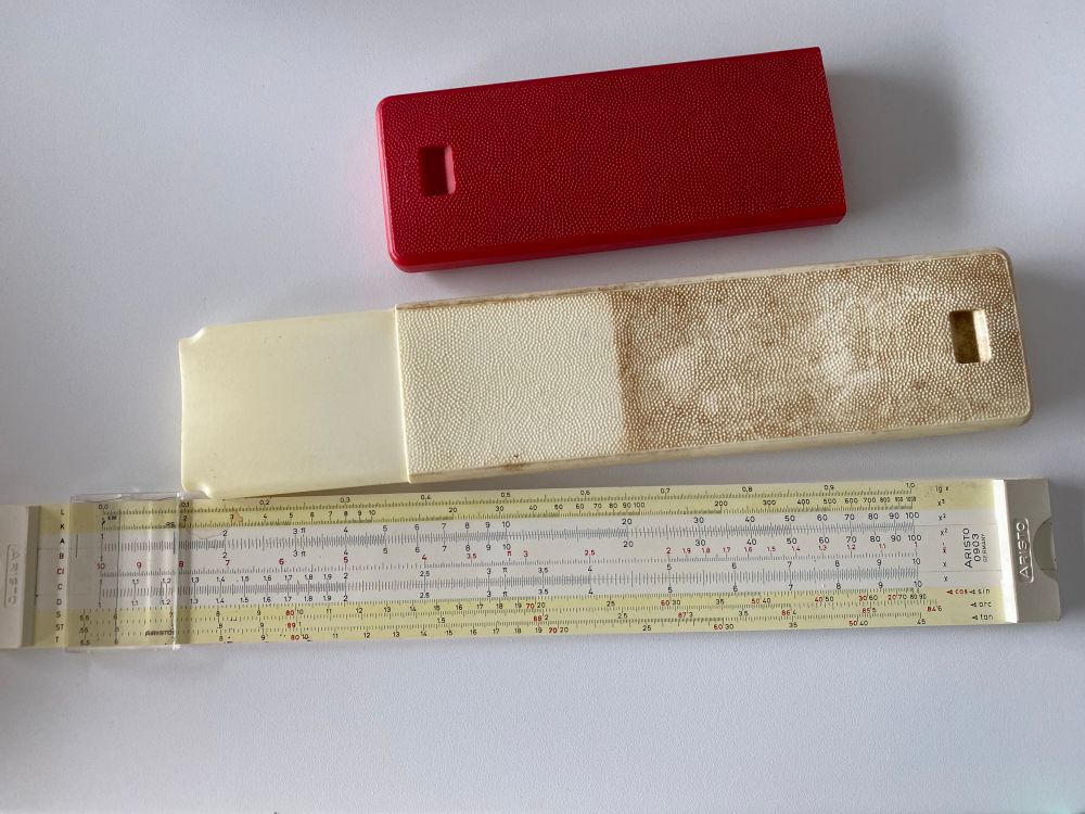 Picture of a sliderule