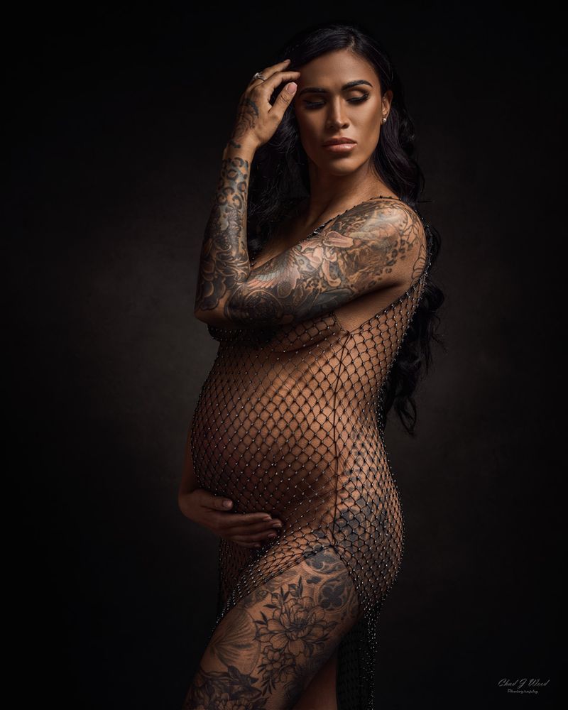 Phoenix Boudoir Maternity Photographer: Feminine and sensual maternity photoshoot