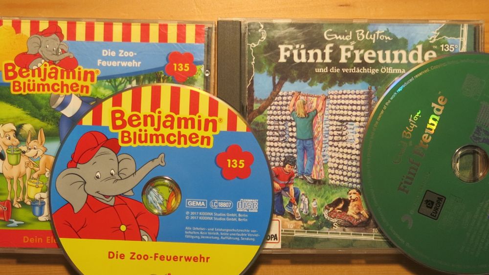 Fotos von den beiden CDs mit der jeweiligen Folge 135