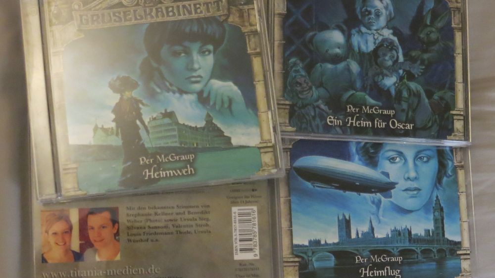 Gezeigt werden die CDs der Teile 3 ("Heimweh"), 5 ("Heimflug") und 6 ("Ein Heim für Oscar")