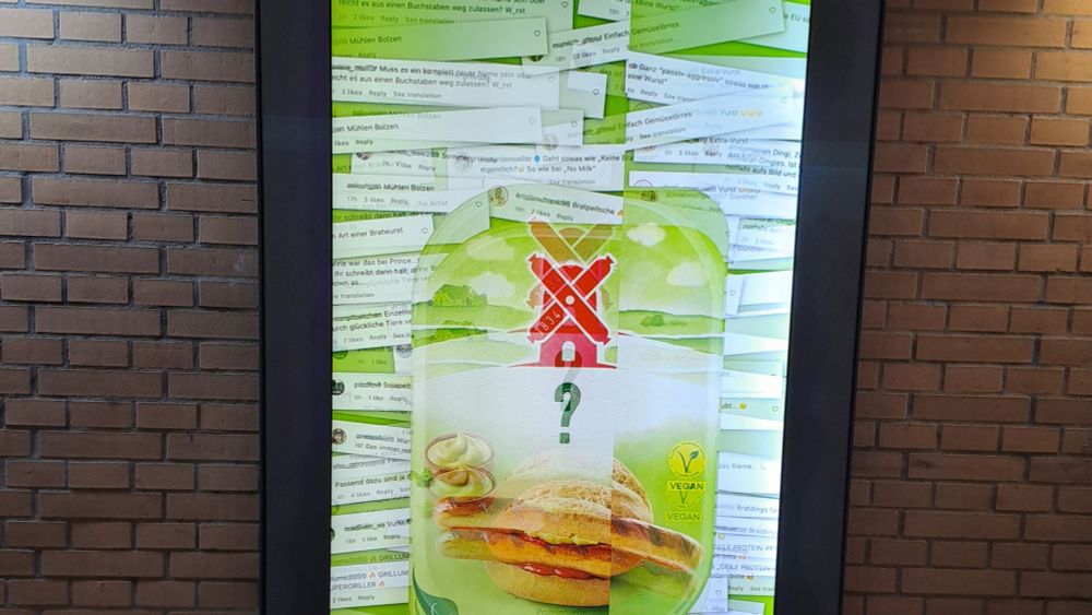 Digitale Werbung im Bahnhof