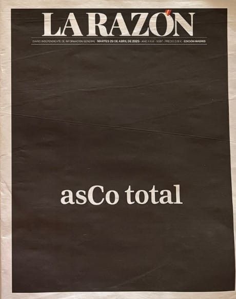 Portada de La Razón editada con: asco total, en lugar de caos total.
