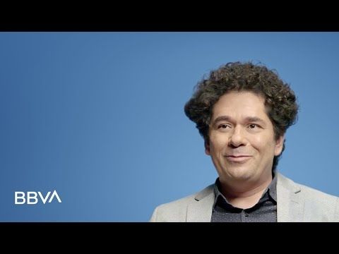 Juan Pablo Villalobos, escritor. Una novela sobre el miedo a ser papá