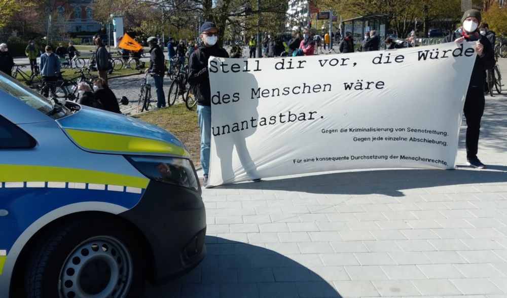 Flüchtlingsrat protestiert gegen brachiales Praxis der zuständigen Kieler Ausländerbehörde