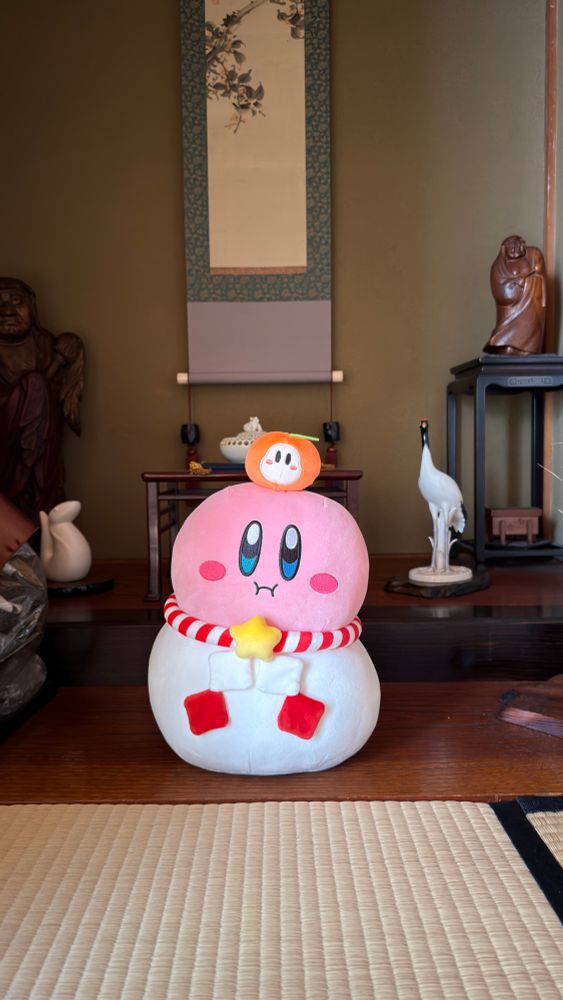 おもちもちもちクッションのカービィと床の間