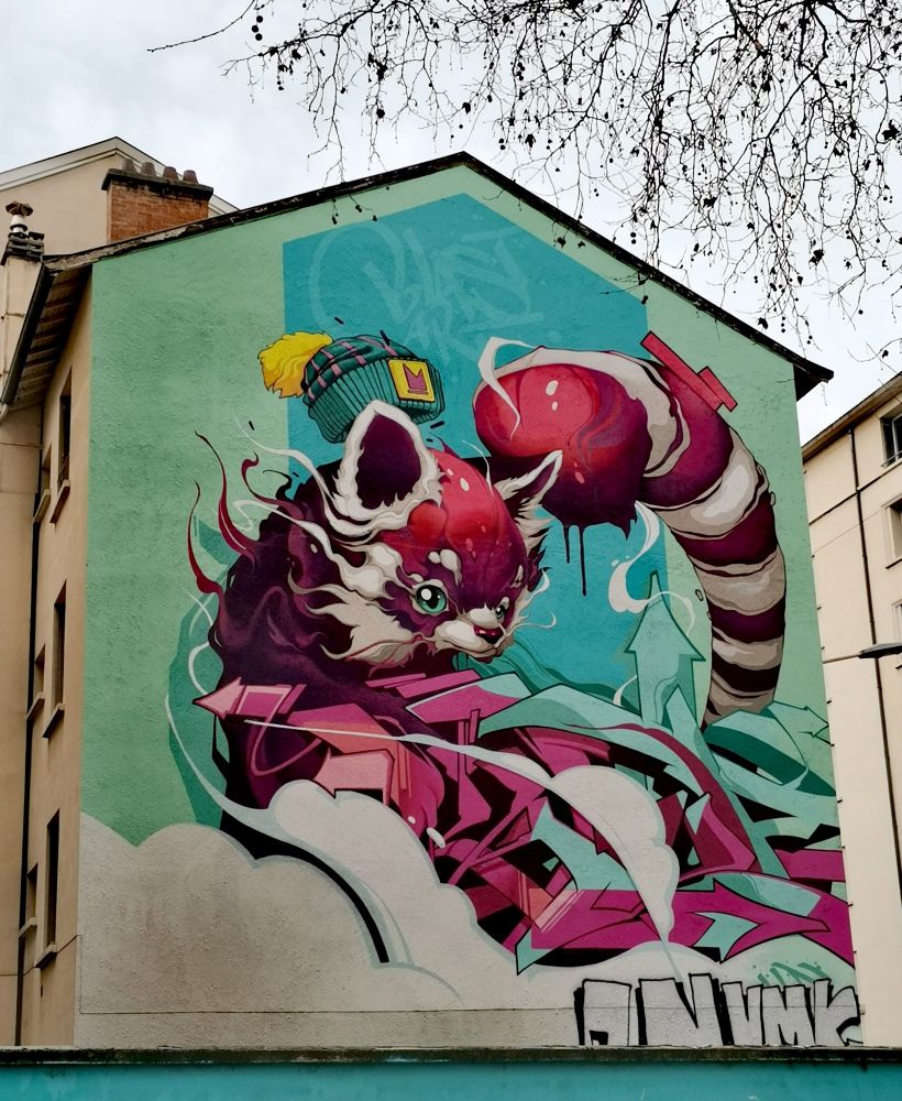 Œuvre de Kalouf Art à Lyon dans le 7eme arrondissement. Elle représente un renard, peut-être, dans un style manga