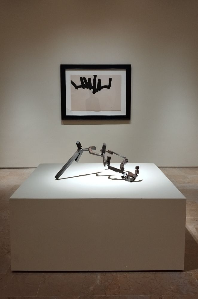 Una de las salas de la exposición "Chillida. Mística y materia". Palacio de Villena. Museo Nacional de Escultura 
