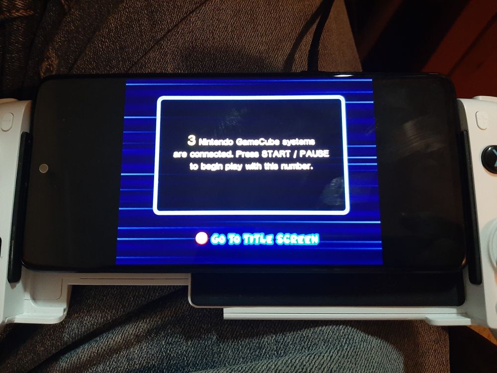 "3 Nintendo GameCube systens are connected. Press START / PAUSE to begin play with this number."