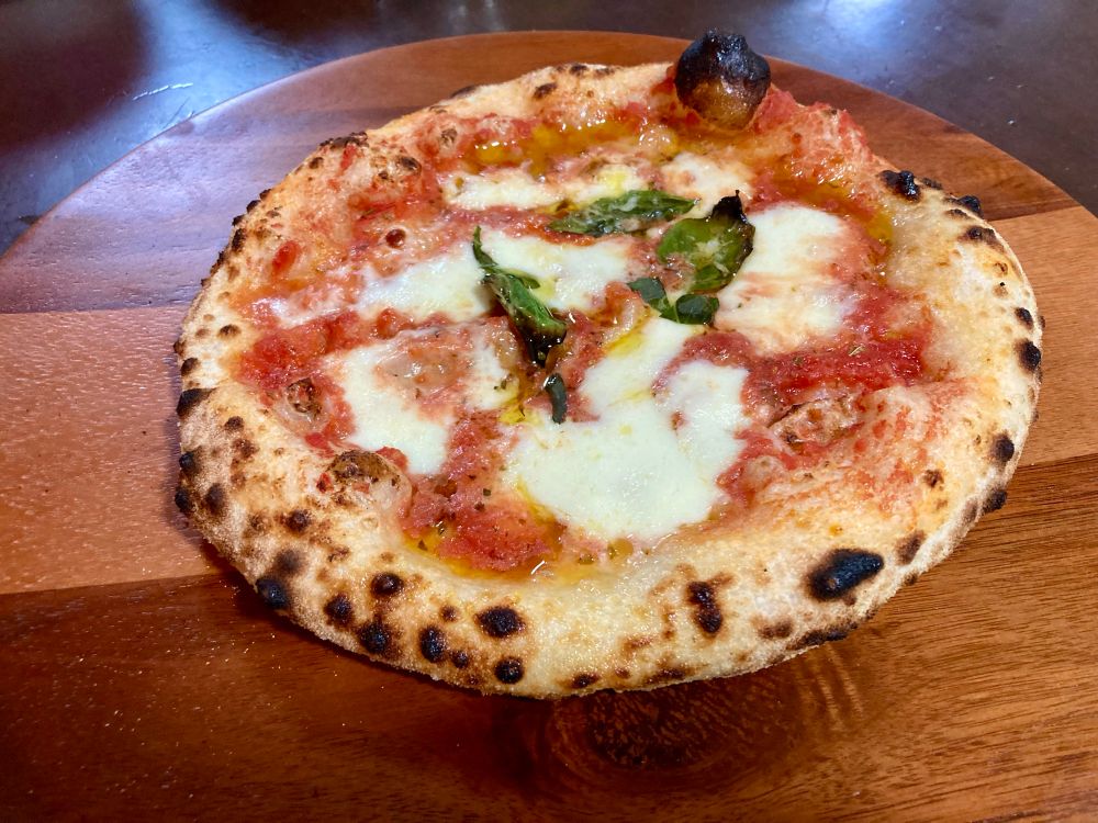 Lots more pics of hopefully-tantalizing pizza