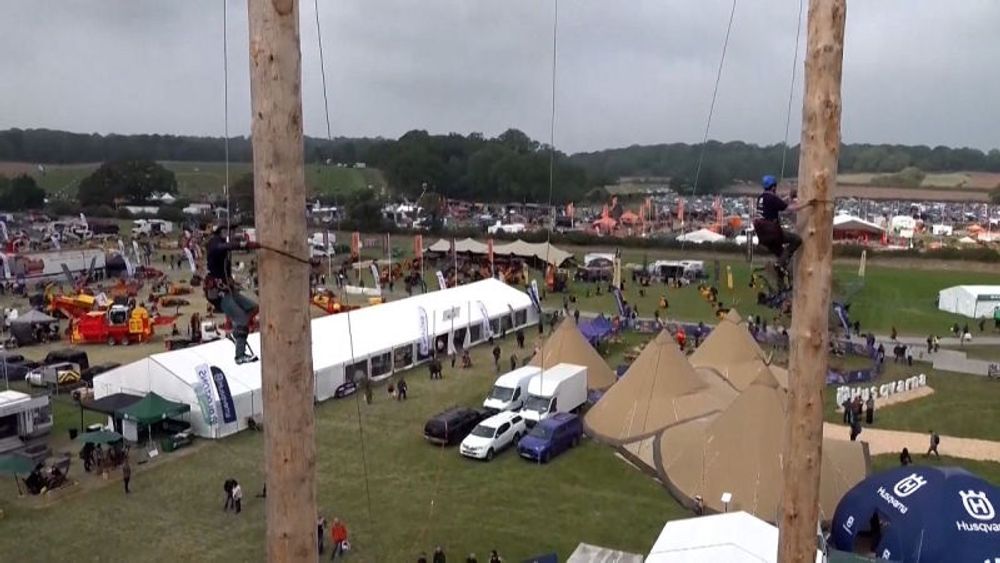 Vidéo. No Comment : championnat d'escalade de vitesse sur troncs d'arbres en Angleterre