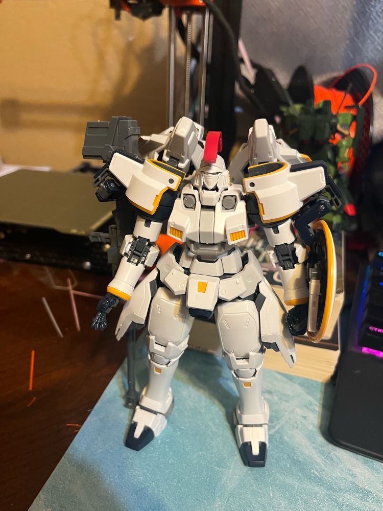 MG Tallgeese, stock pose. It’s an old photo don’t hurt me