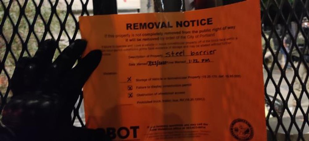 City of Portland Removal Notice on Federal Courthouse Fence