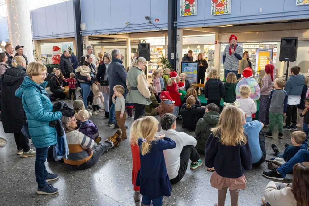 Onkel Jes underholder