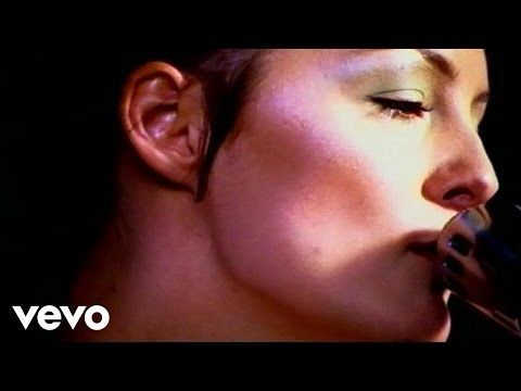 Holly McNarland - Numb