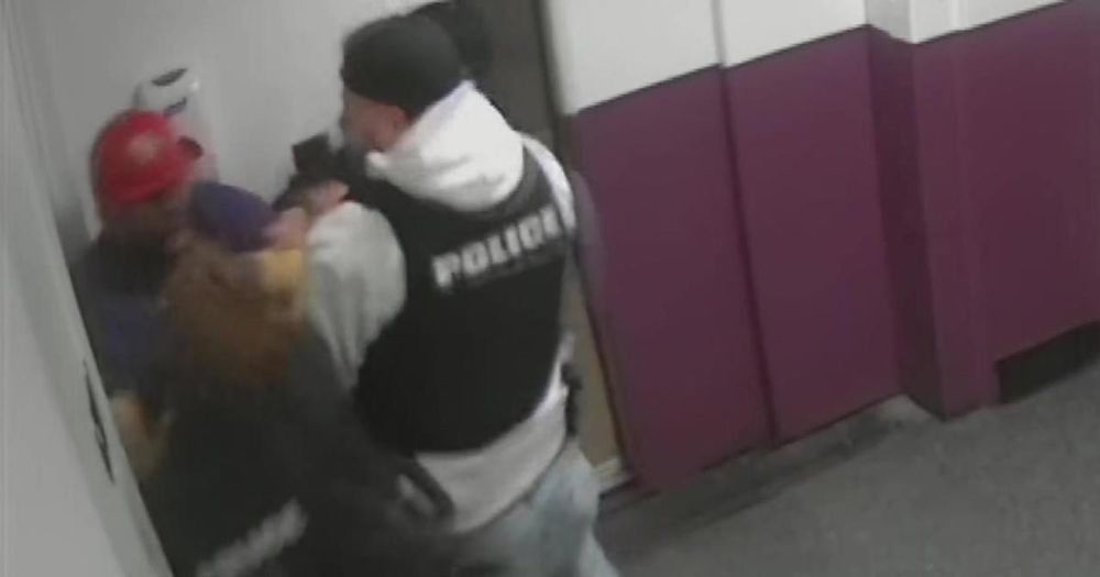 Video shows NYPD officers punching Brooklyn shelter worker