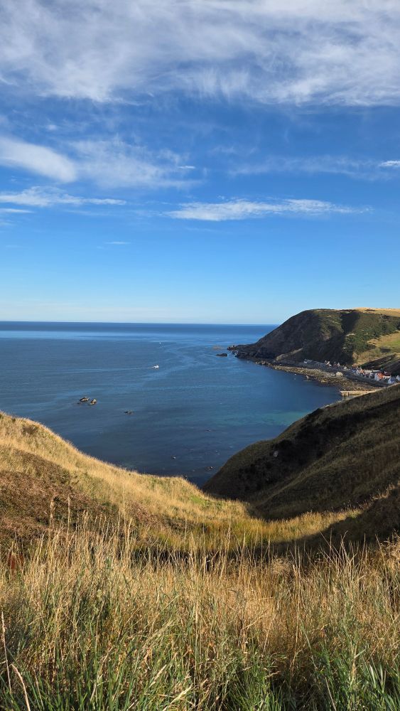 Crovie bay, lots of sea and sky