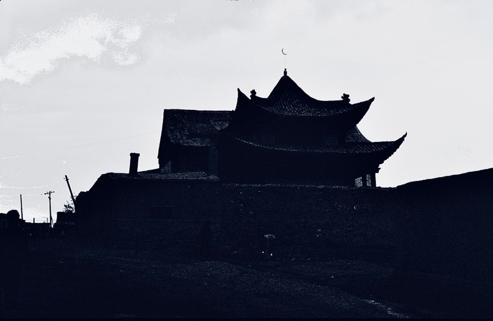 #Xinjiang #photography

'Mosque at dawn'
Urumqi, August 1981

📷 © @gblee.bsky.social 