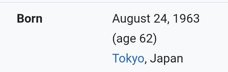 Recorte da wikipedia com a data de nascimento do Kojima: 24 de agosto 