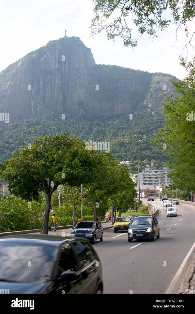 Le Christ Rédempteur, vu depuis une route à Rio