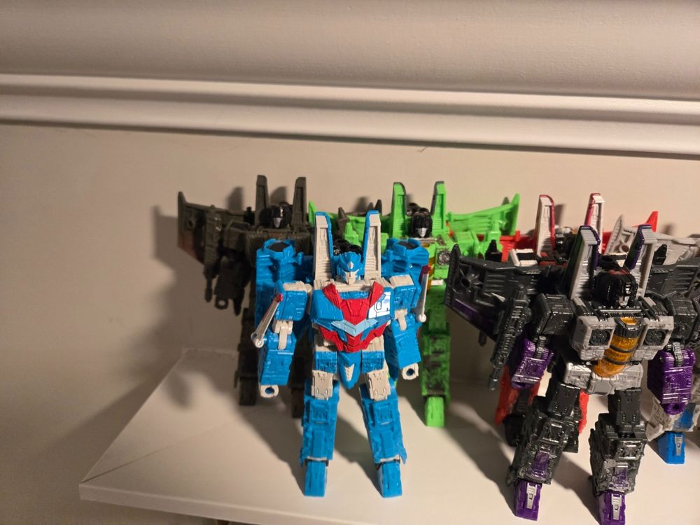 Colorful transforming robots (Space Jets)