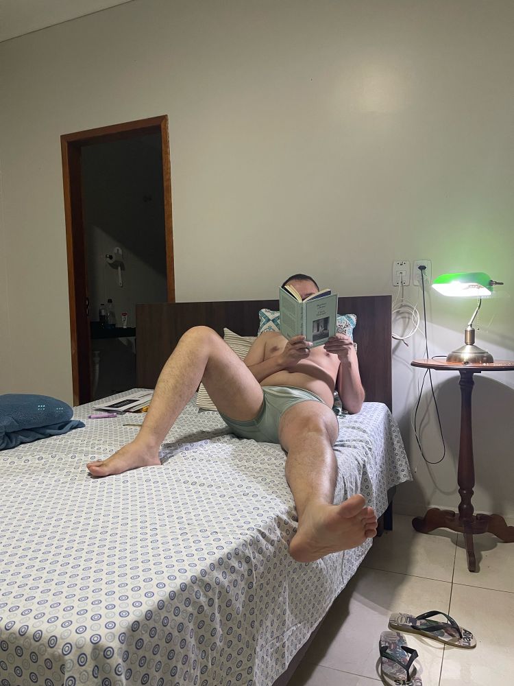 Sempre fico a vontade em casa 📚🌱