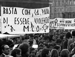Prima manifestazione femminista - Striscioni