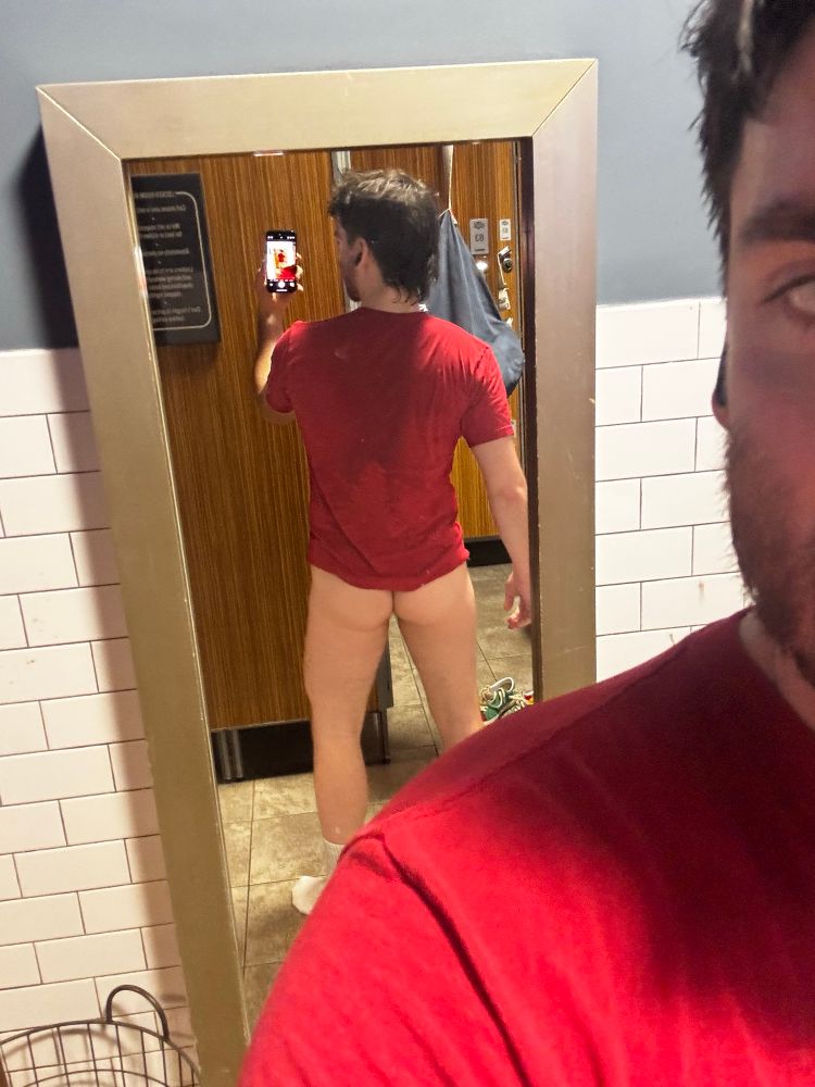 The same gay boy but with an ass shot cuz it was popping off