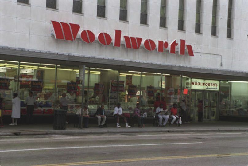 Front facade of a US Woolworth's from the 1970s. Yes, I know they dropped the possessive. It's still a Woolworth's, and everyone called them that.